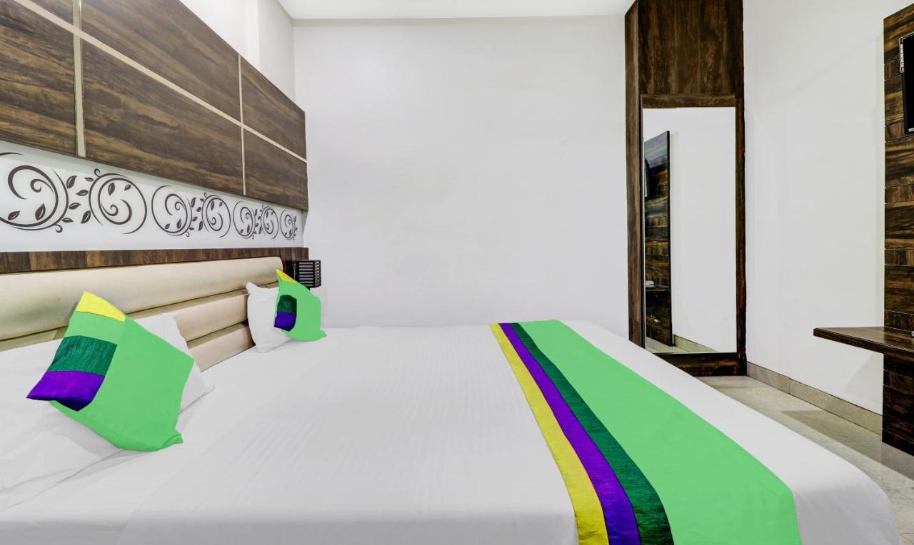 Itsy Hotels Anjali Mahal 500, Mtrs From Mathura Railway Station Zewnętrze zdjęcie