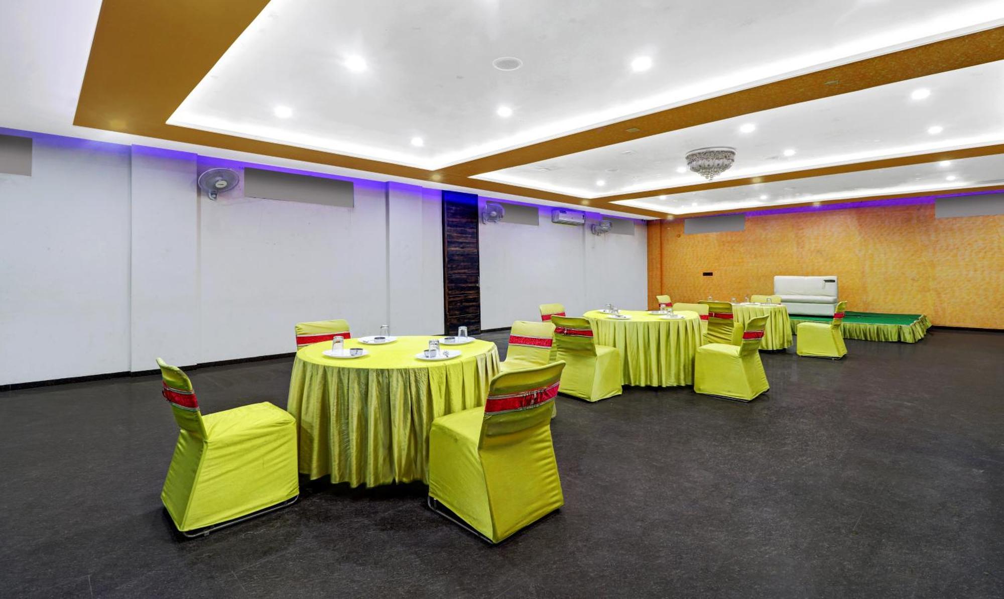 Itsy Hotels Anjali Mahal 500, Mtrs From Mathura Railway Station Zewnętrze zdjęcie