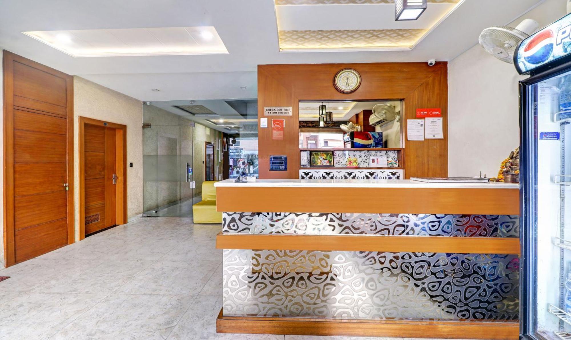 Itsy Hotels Anjali Mahal 500, Mtrs From Mathura Railway Station Zewnętrze zdjęcie